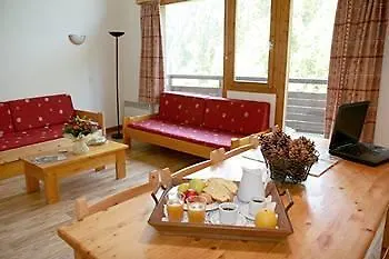 Goelia Le Hameau De Balestas 3*