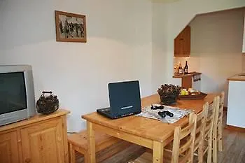 Goelia Le Hameau De Balestas Germ