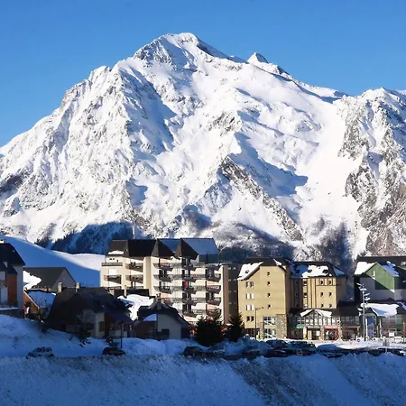 Apartahotel Résidence Néméa Le Hameau De Balestas 3*
