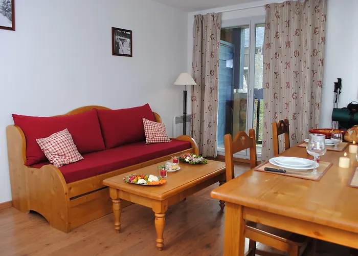 Goelia Le Hameau De Balestas Aparthotel 3*