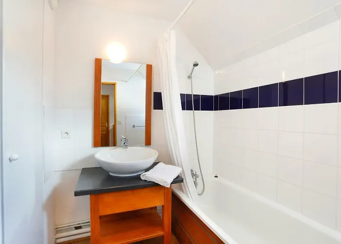 Goelia Le Hameau De Balestas Aparthotel 3*